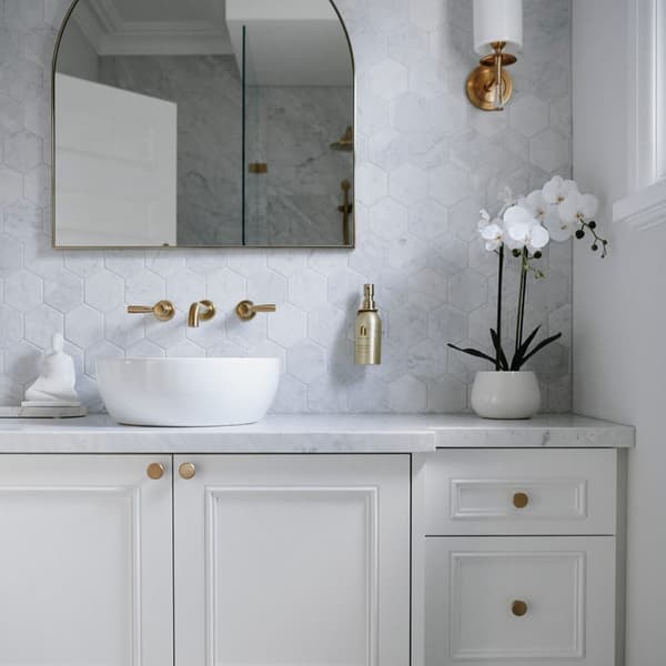 Luminaire Drunmore Brass Finition antique | Andrew Martin - vue de détail | REMO-HOME