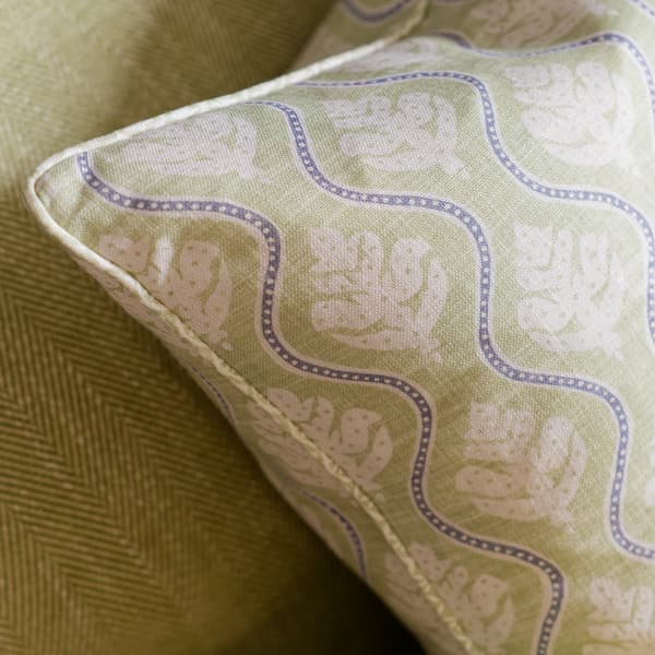 Coussin décoratif Fig Fennel Plumes durables | Andrew Martin - vue de détail | REMO-HOME