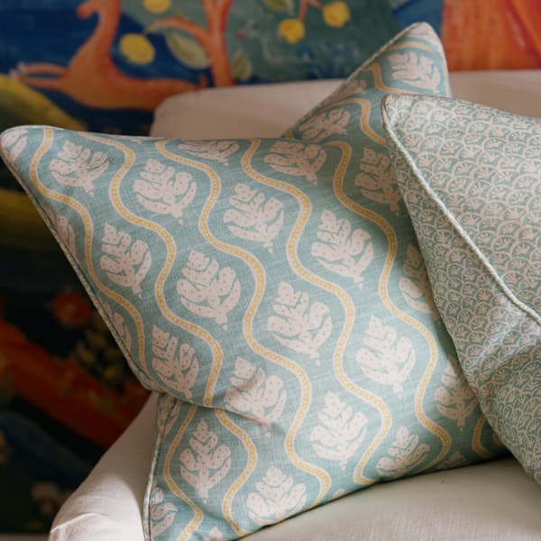 Coussin décoratif Fig Brook Plumes durables | Andrew Martin - vue de détail | REMO-HOME