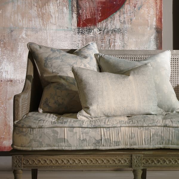 Tissu d'ameublement Peony Cloud | Andrew Martin - vue de détail | REMO-HOME