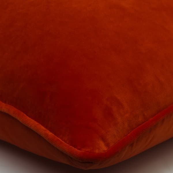 Coussin décoratif Medici Burnt Sienna Plumes durables | Andrew Martin - vue de détail | REMO-HOME