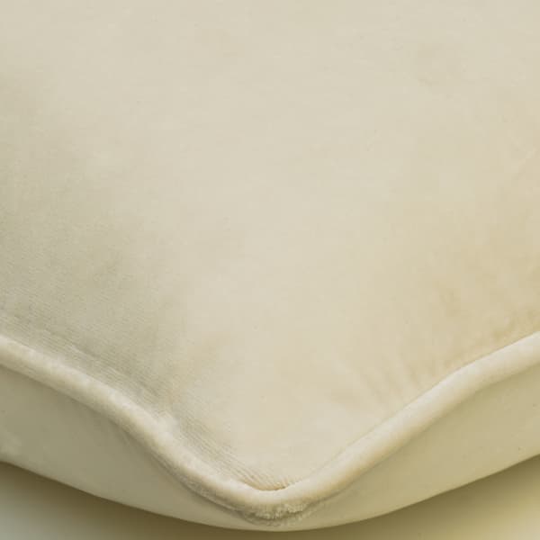 Coussin décoratif Medici Chalk Plumes durables | Andrew Martin - vue de détail | REMO-HOME