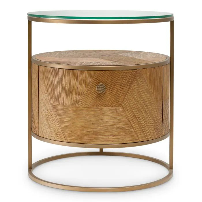 Table de chevet en chêne sculpté, laiton et verre | Eichholtz Velutto