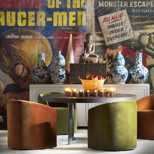 Chaise de salle à manger Alto Velvet Olive Dining/ Arm | Andrew Martin - vue de détail | REMO-HOME