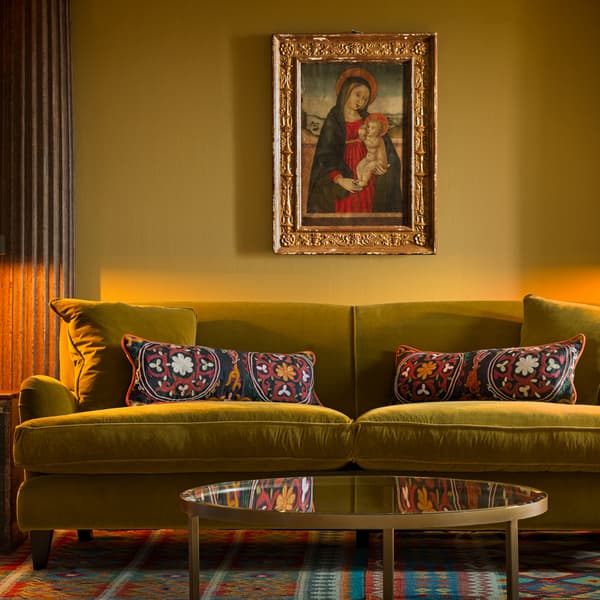 Canapé sur mesure Clara Sur mesure Loveseat | Andrew Martin - vue de détail | REMO-HOME