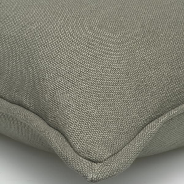 Coussin décoratif Rocco Mountain Plumes durables | Andrew Martin - vue de détail | REMO-HOME