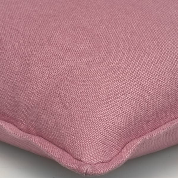 Coussin décoratif Rocco Rose Plumes durables | Andrew Martin - vue de détail | REMO-HOME