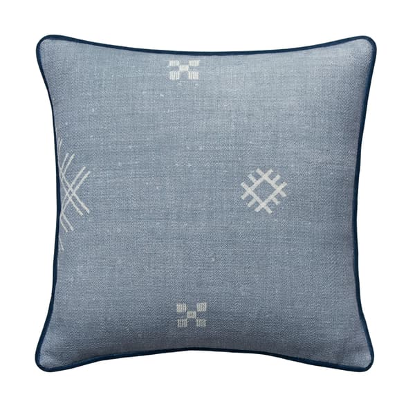 Coussin d'extérieur Azorus Denim Outdoor Fibre creuse | Andrew Martin - vue principale | REMO-HOME
