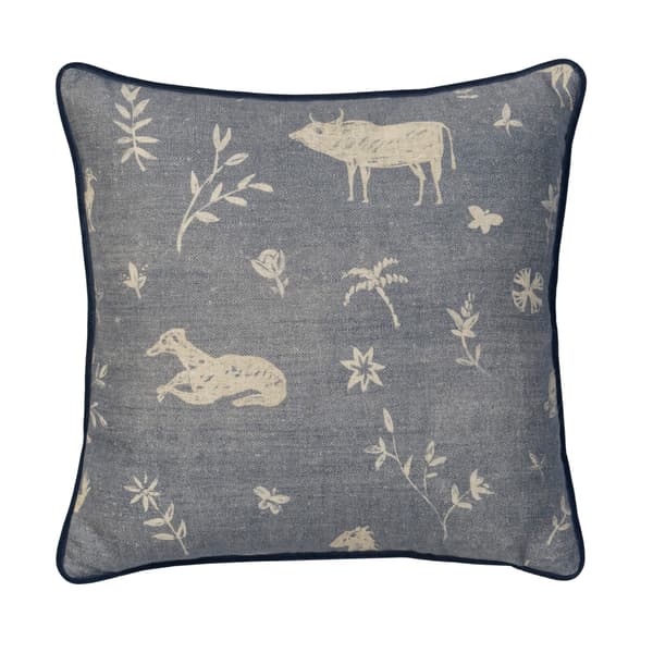Coussin décoratif Avebury Denim Plumes durables | Andrew Martin - vue principale | REMO-HOME