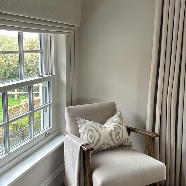 Fauteuil Rory Dark Neutral/ Neutral/Brown | Andrew Martin - vue de détail | REMO-HOME