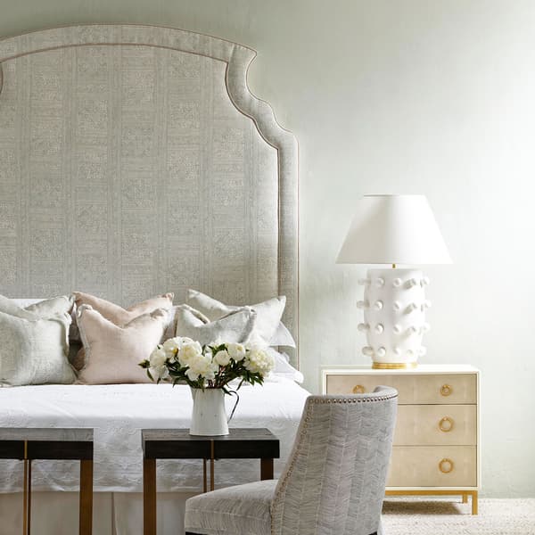 Lampe de table Linden White | Andrew Martin - vue de détail | REMO-HOME
