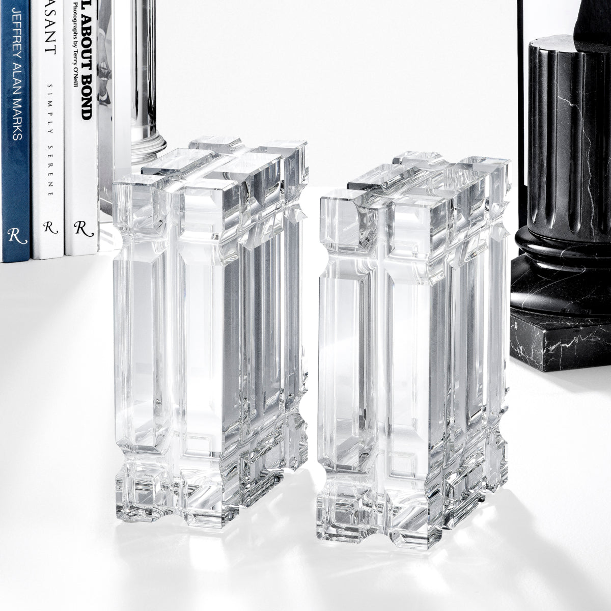 Support de livre en cristal | Eichholtz Linea - vue de détail | REMO-HOME