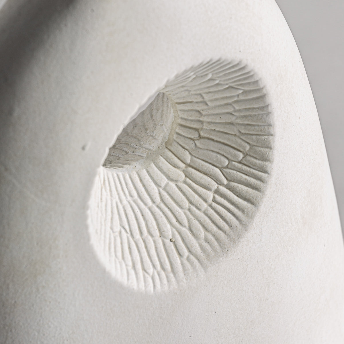 Vase cup en céramique blanc | VICAL Leghe | REMO, mobilier et décoration d'intérieur