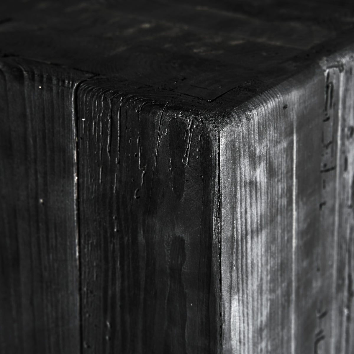 Colonne rectangulaire en bois de pin noir | VICAL Vievy | REMO, mobilier et décoration d'intérieur