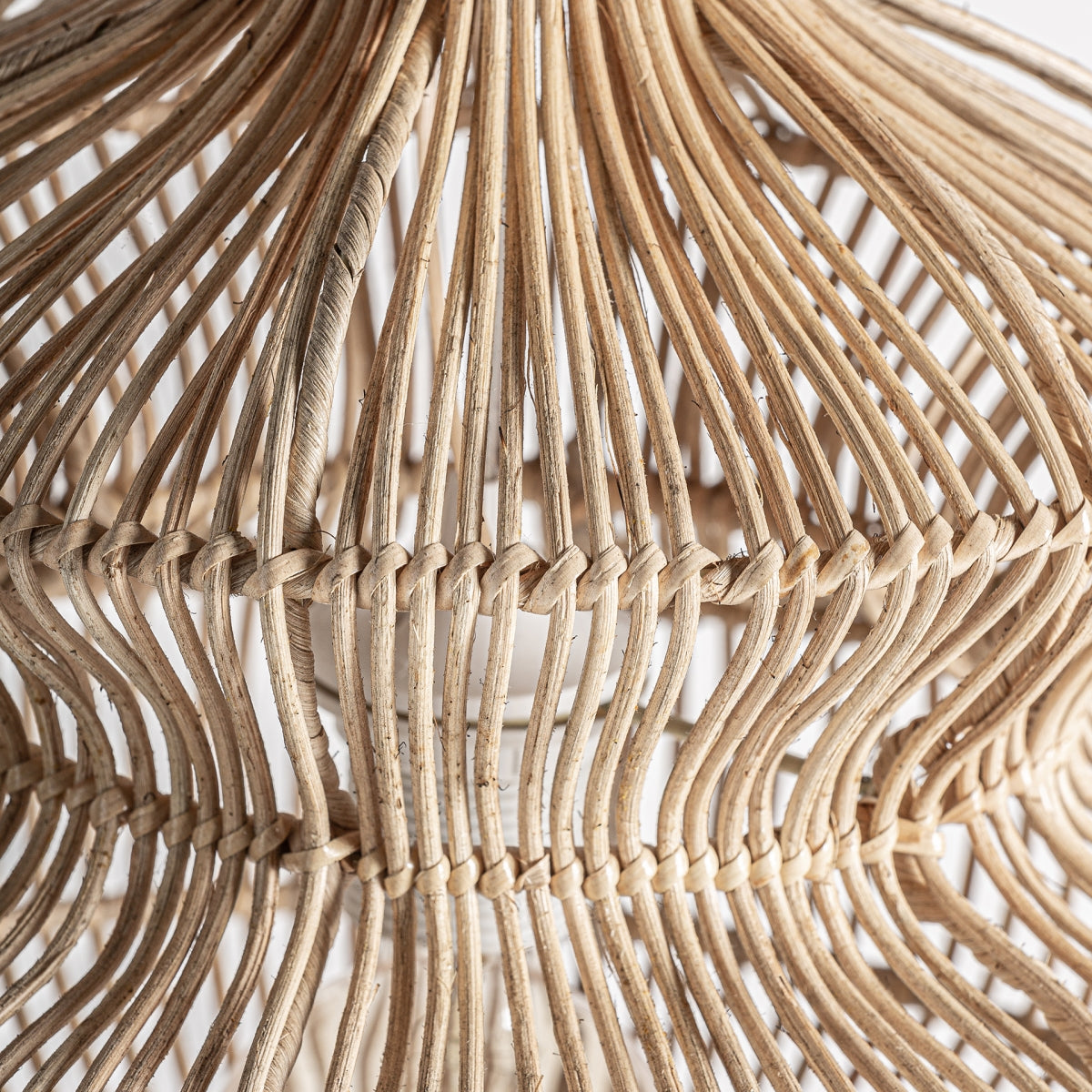 Lustre en rotin marron | VICAL Ripple S | REMO, mobilier et décoration d'intérieur