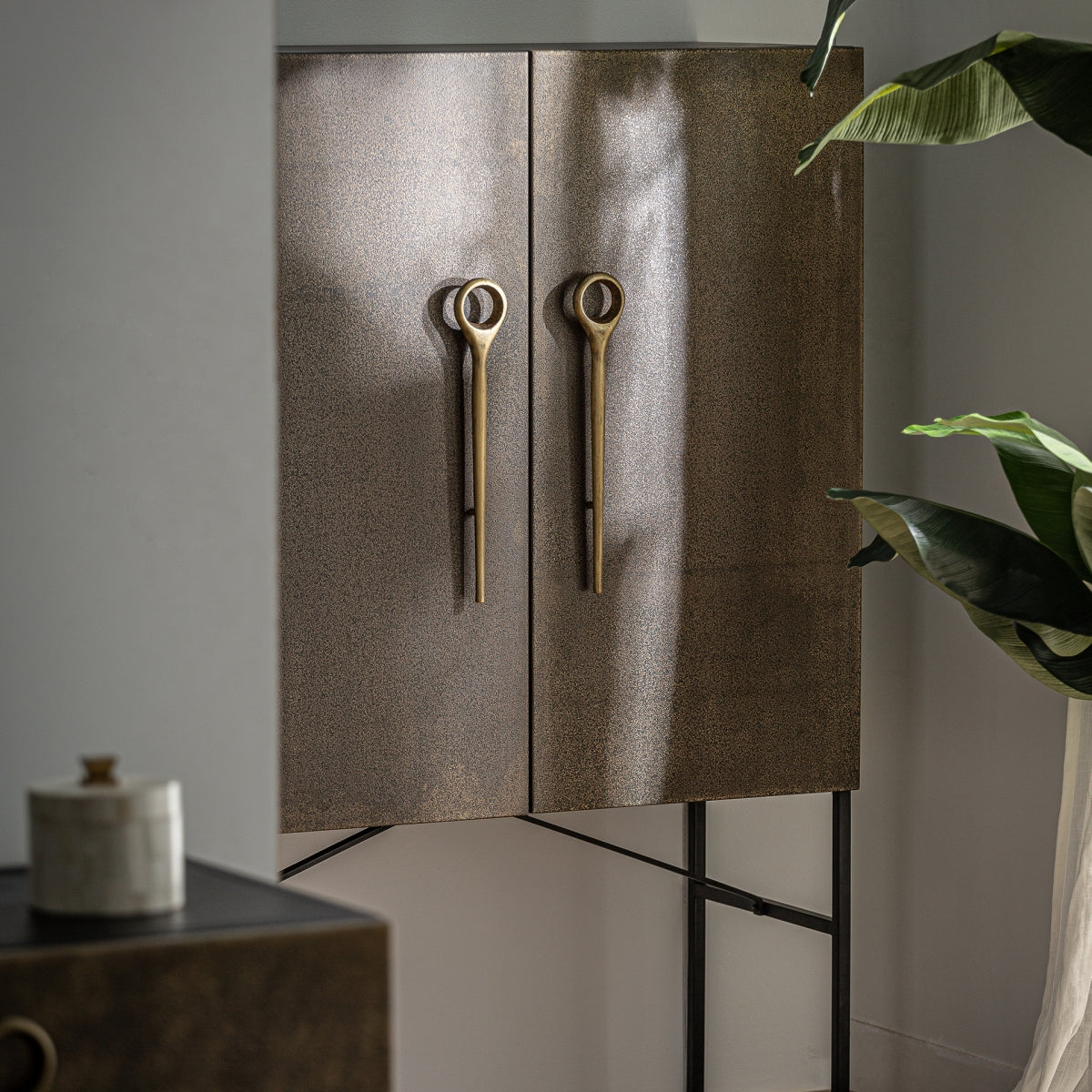 Buffet haut en métal vieilli | VICAL Bouloire | REMO, mobilier et décoration d'intérieur