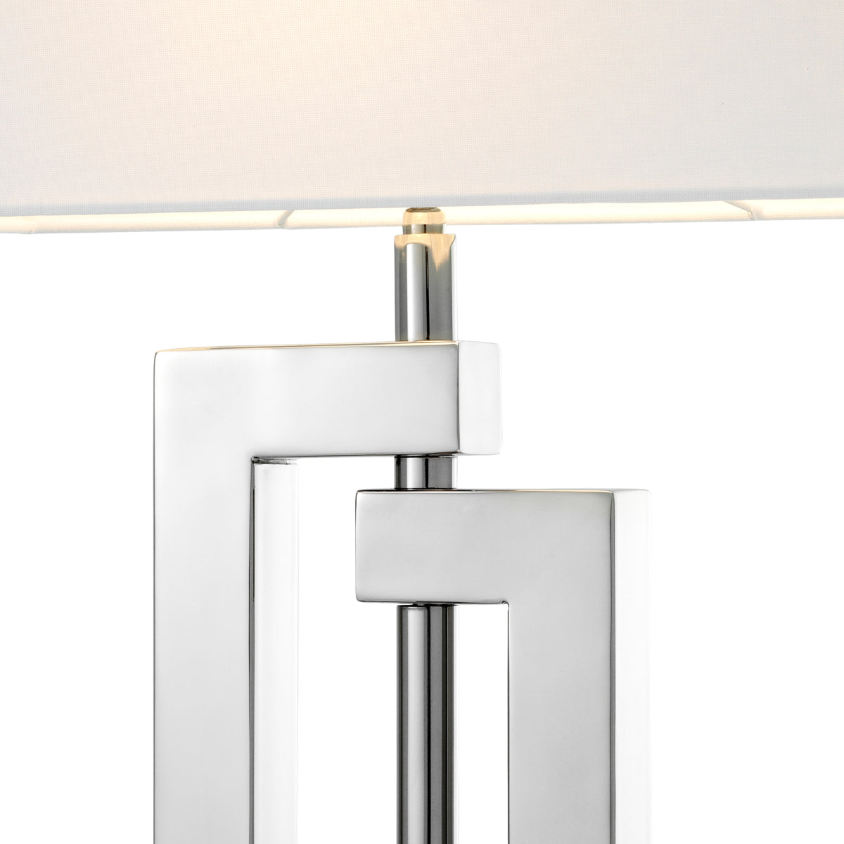 Lampe de table en acier inoxydable poli avec abat-jour | Eichholtz Leroux - vue d'ambiance | REMO-HOME