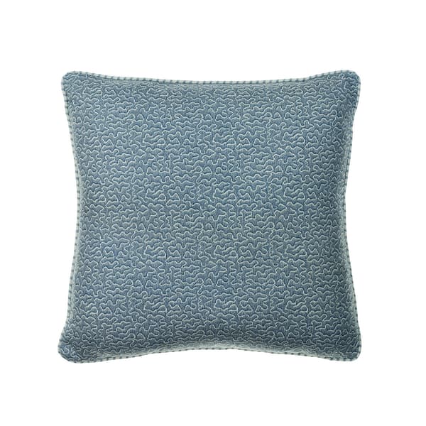 Coussin décoratif Pollen Denim Plumes durables | Andrew Martin - vue principale | REMO-HOME