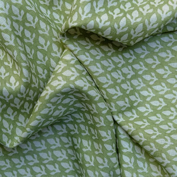 Tissu d'ameublement Bud Leaf | Andrew Martin - vue de détail | REMO-HOME