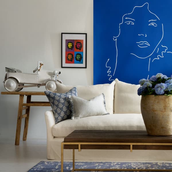 Coussin décoratif Sprig Denim Plumes durables | Andrew Martin - vue de détail | REMO-HOME