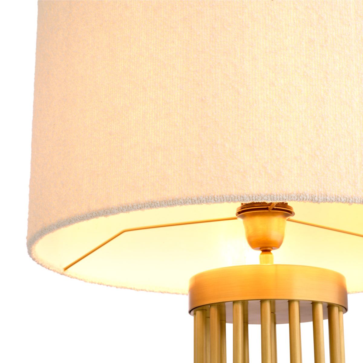 Lampe de table en laiton antique avec abat-jour bouclé | Eichholtz Condo - vue d'ambiance | REMO-HOME