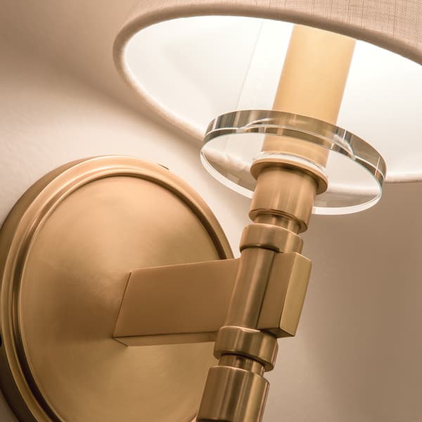 Applique murale Blixen Brass/Clear/White | Andrew Martin - vue de détail | REMO-HOME