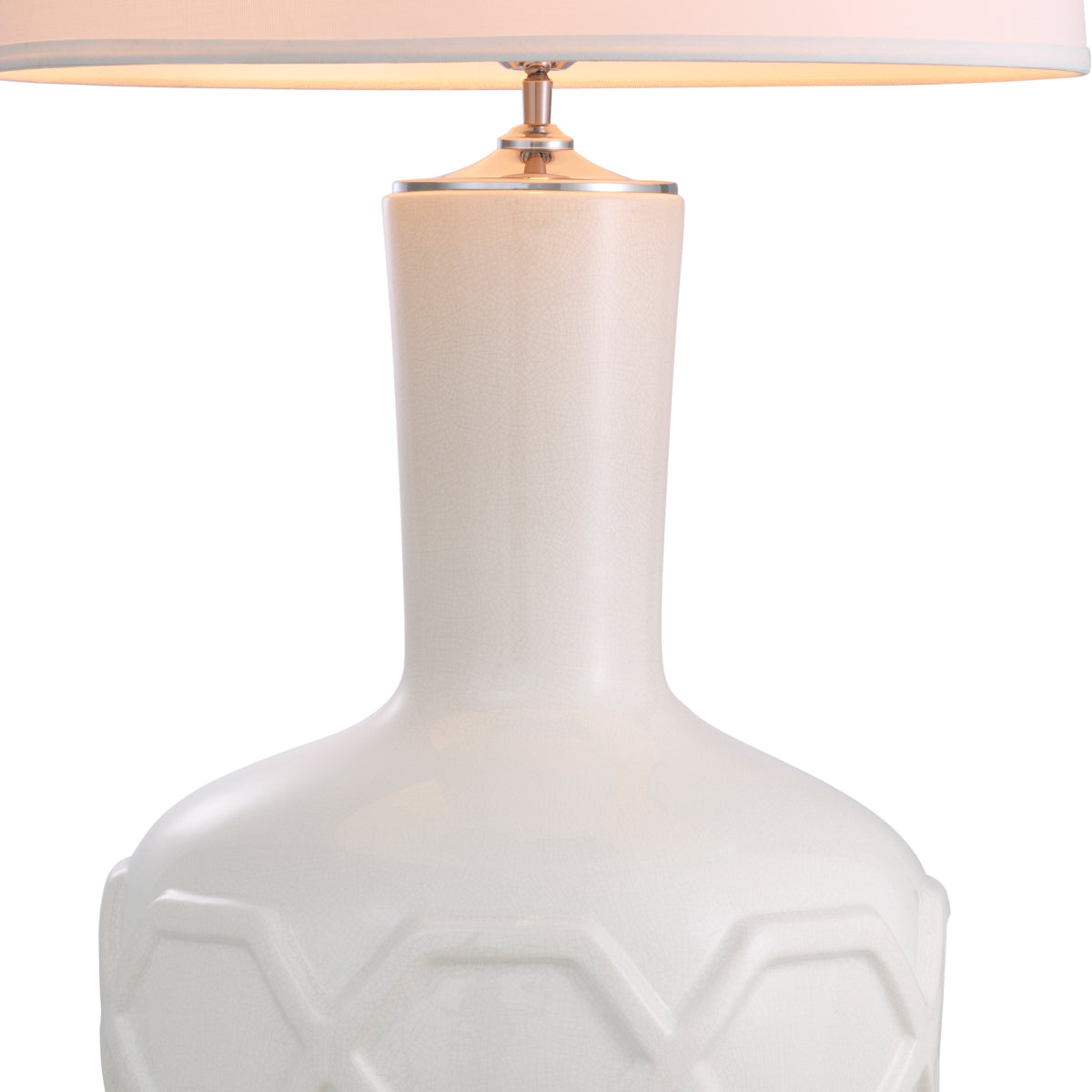Lampe de table en céramique blanche craquelée avec abat-jour | Eichholtz Lambert - vue d'ambiance | REMO-HOME