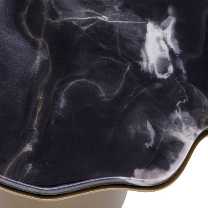 Table d'appoint dorée en marbre noir | Eichholtz Shapiro