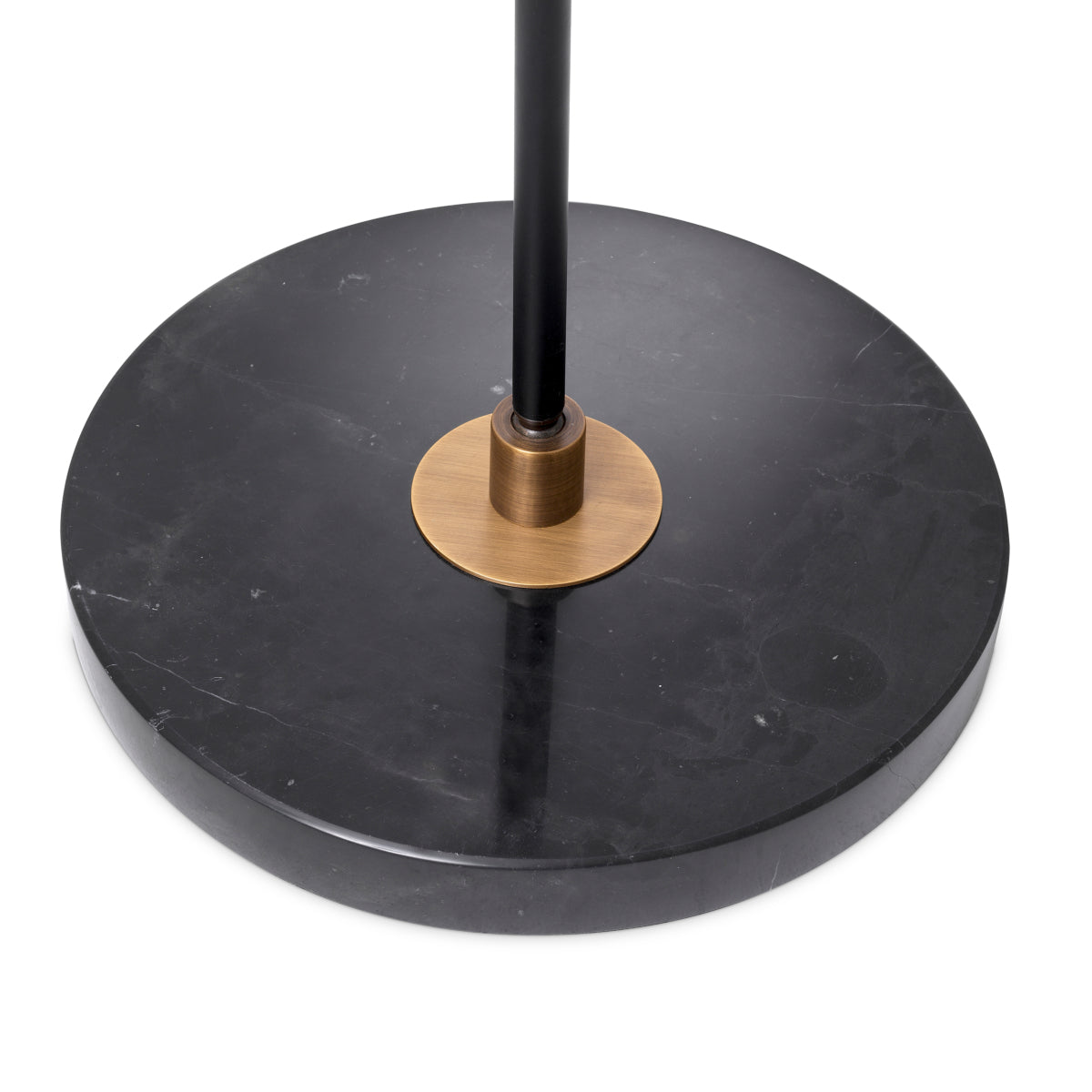 Lampadaire en finition noire | Eichholtz Asta - vue d'ambiance | REMO-HOME