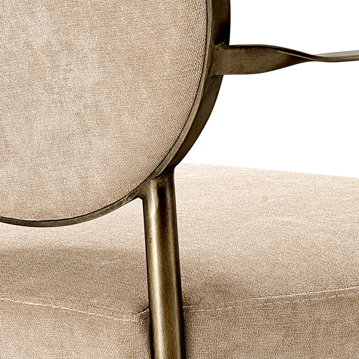 Chaise de salle à manger en velours greige et laiton foncé | Eichholtz Scribe. - vue d'ambiance | REMO-HOME