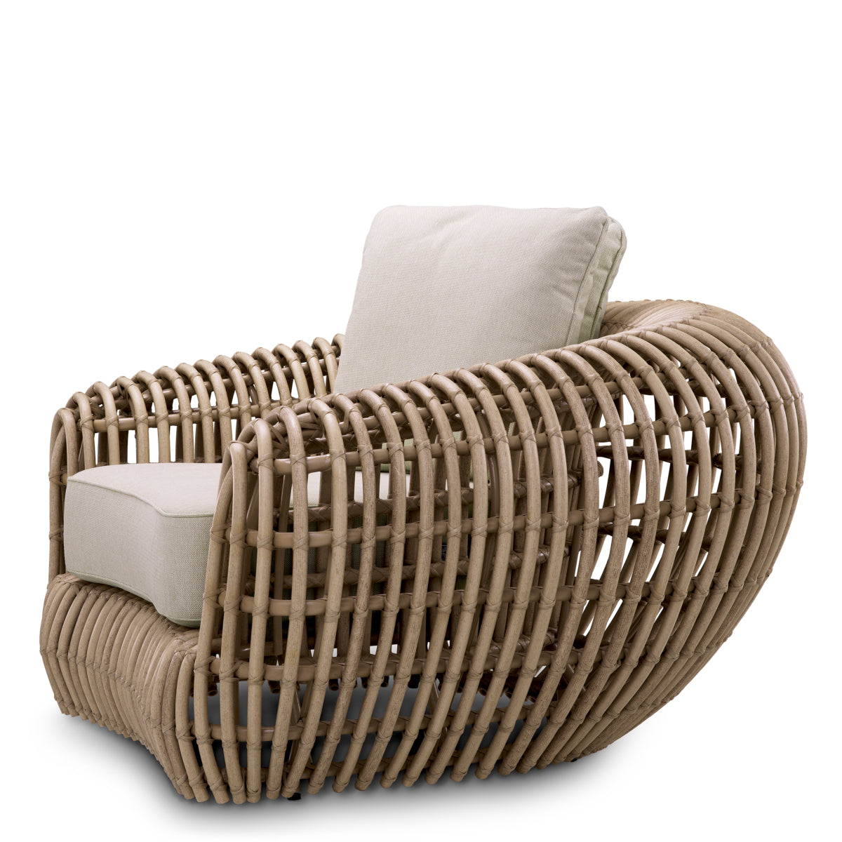 Chaise d'extérieur en faux rotin sable | Eichholtz Siderno - vue d'ambiance | REMO-HOME