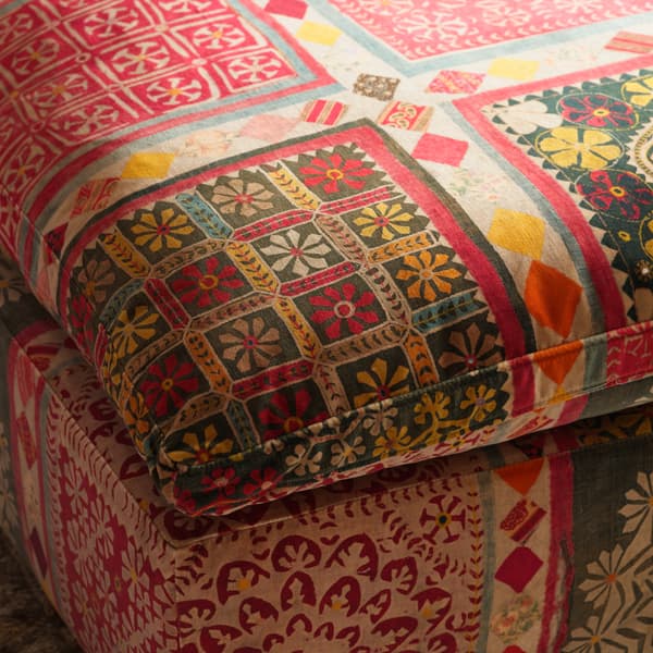 Tissu d'ameublement Courtyard Multi | Andrew Martin - vue de détail | REMO-HOME