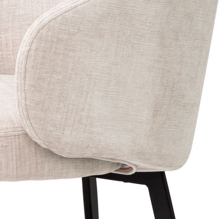 Chaise de salle à manger avec accoudoirs en tissu beige (lot de 2) | Eichholtz Lloyd