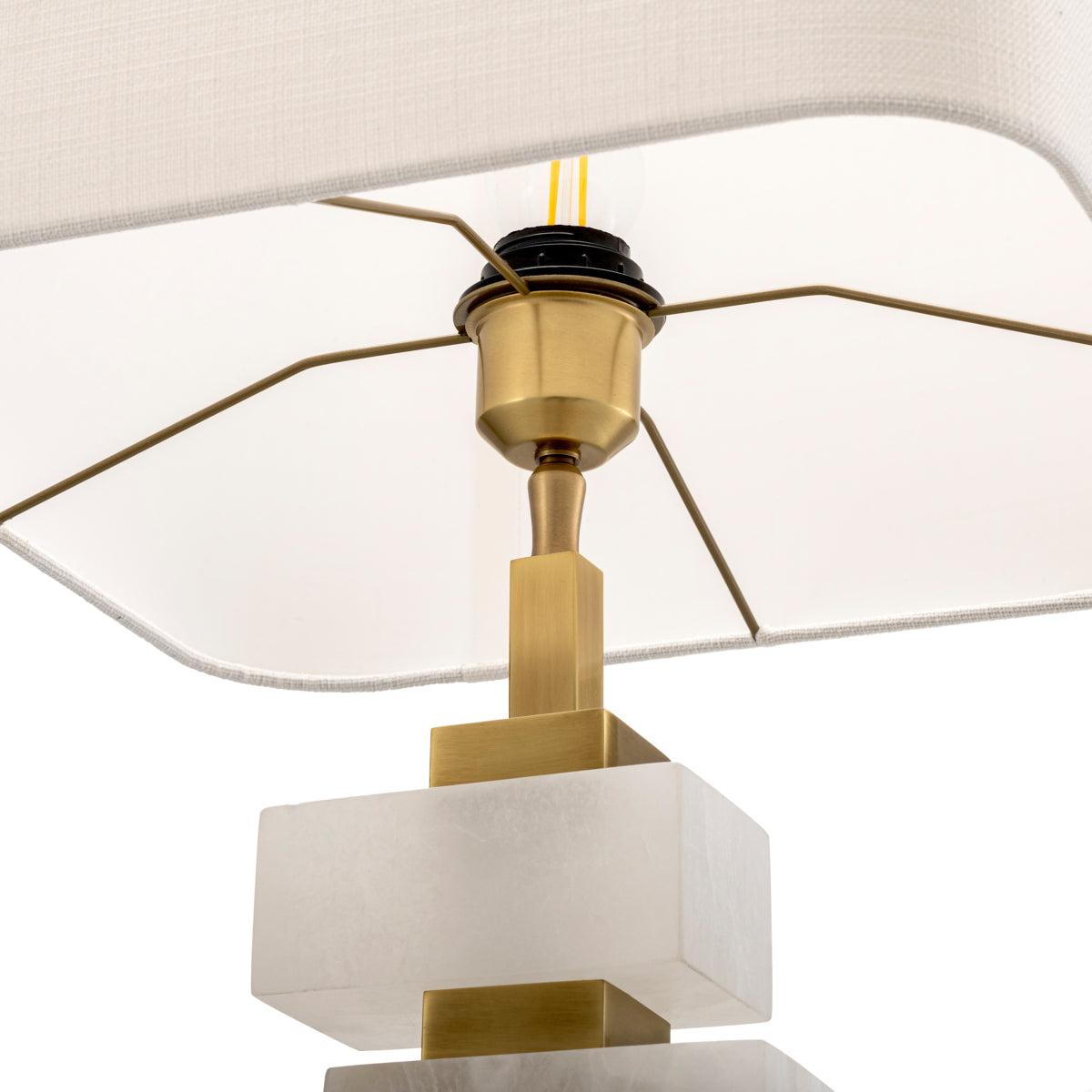 Lampe de table en alabastre avec abat-jour | Eichholtz Amber - vue d'ambiance | REMO-HOME