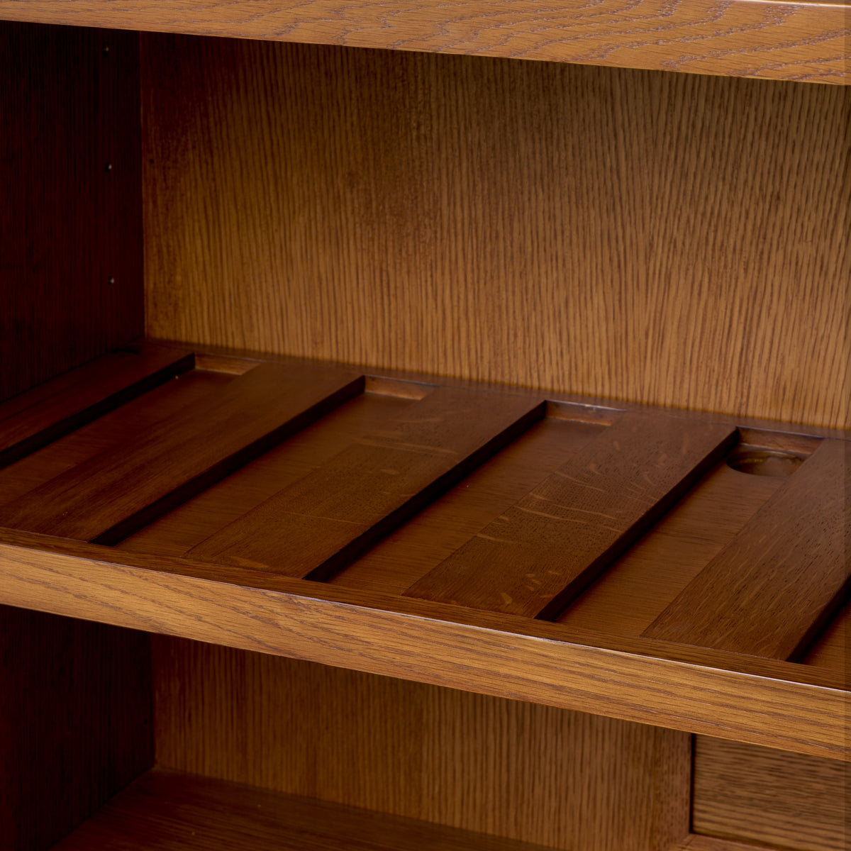 Buffet en placage chêne caramel | Eichholtz Borchard - vue d'ambiance | REMO-HOME