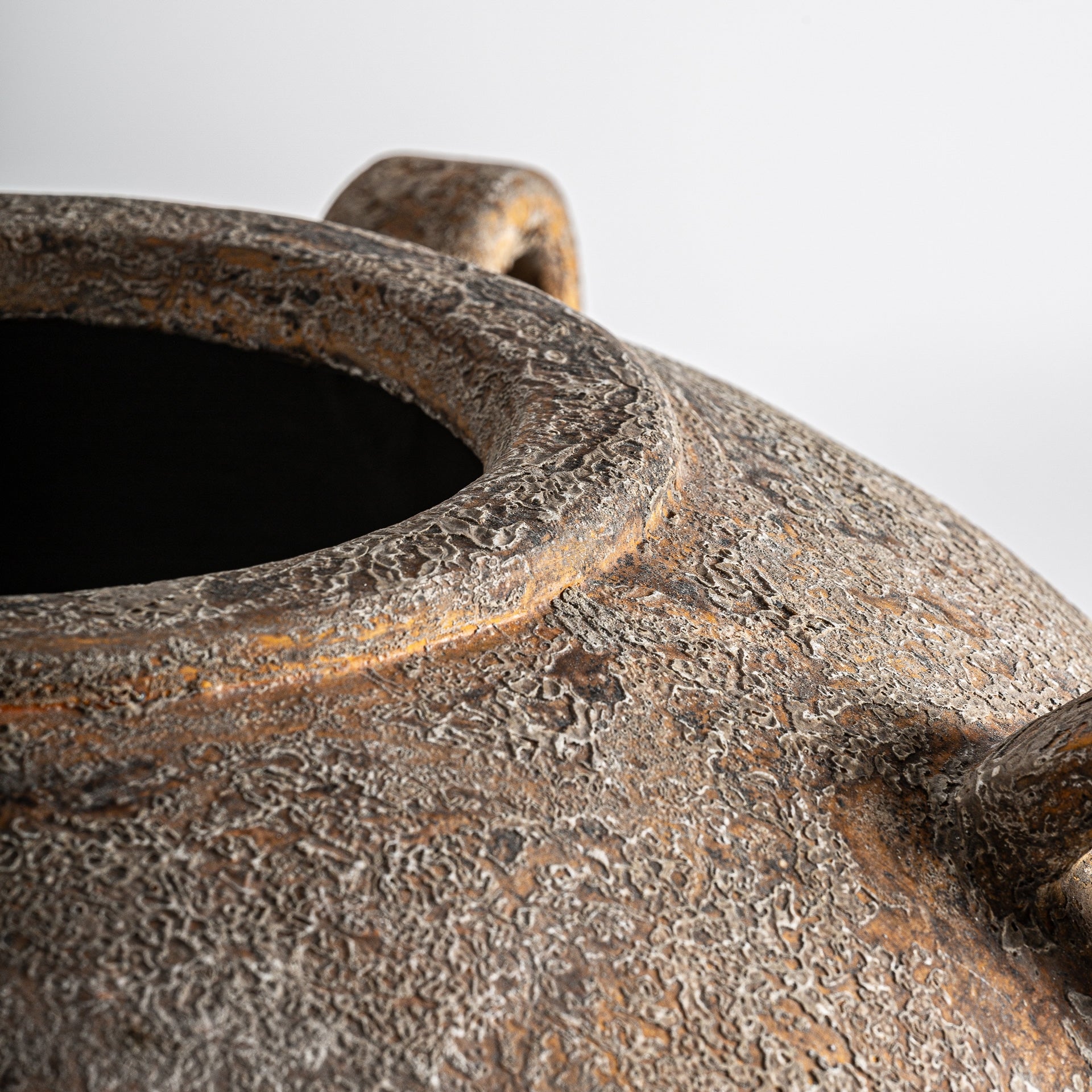 Amphore en béton vieilli | VICAL Kalede | REMO-HOME, mobilier design et décoration d'intérieur