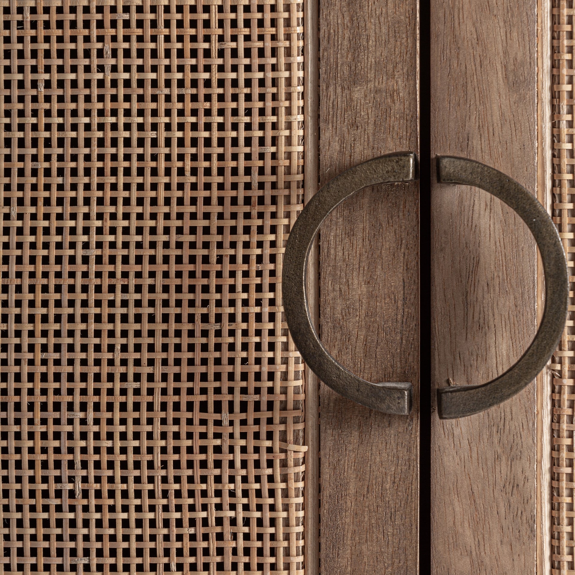 Armoire en bois de manguier et rotin | VICAL Beckley | REMO-HOME, mobilier design et décoration d'intérieur