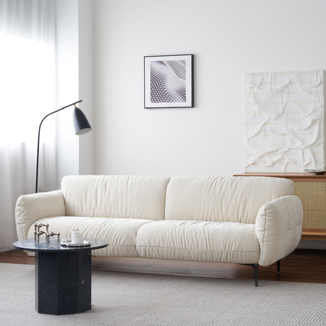 Sofá de 3 plazas en tela blanco roto | grado mojado