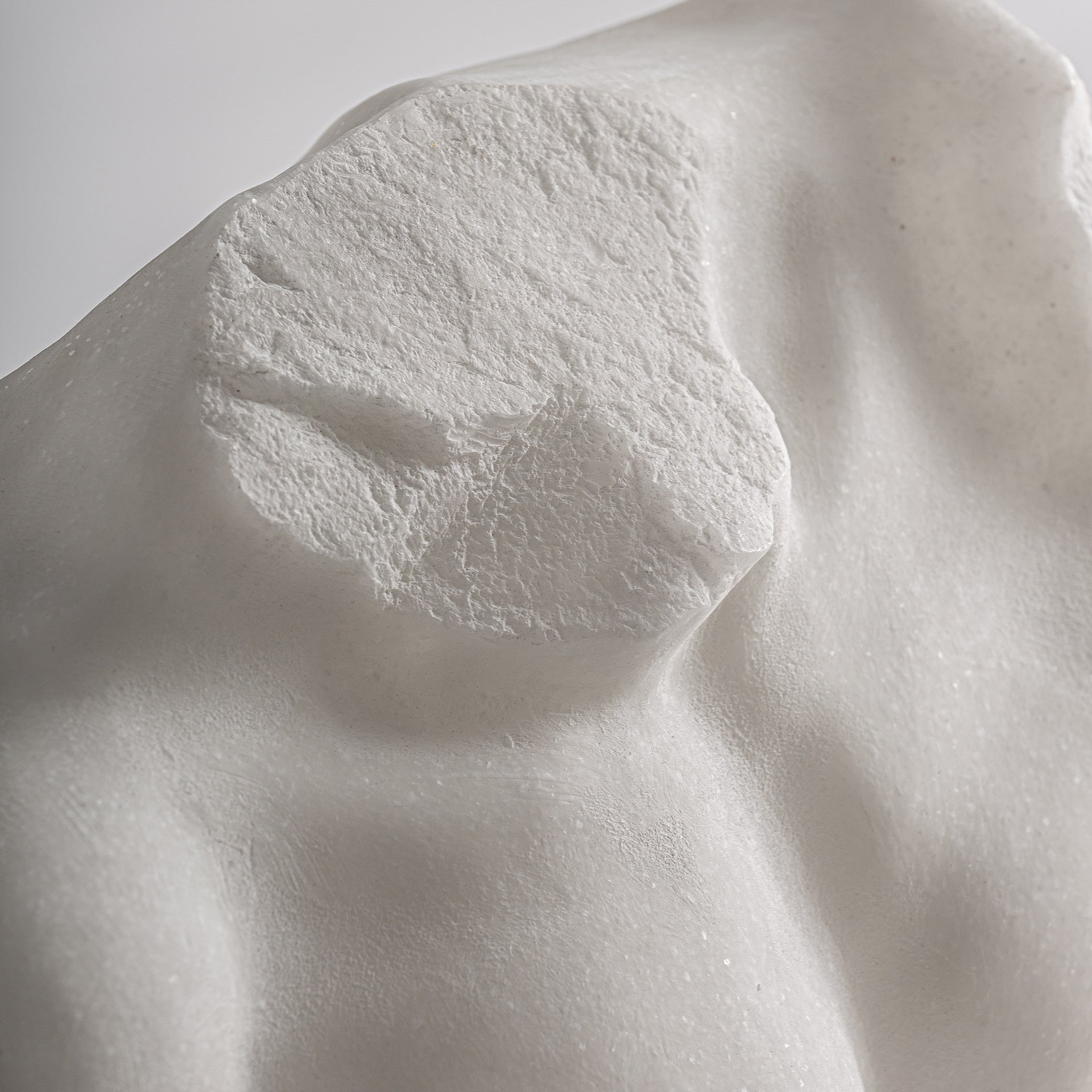 Buste décoratif moderne en résine blanc cassé | VICAL Layne | REMO-HOME, mobilier design et décoration d'intérieur