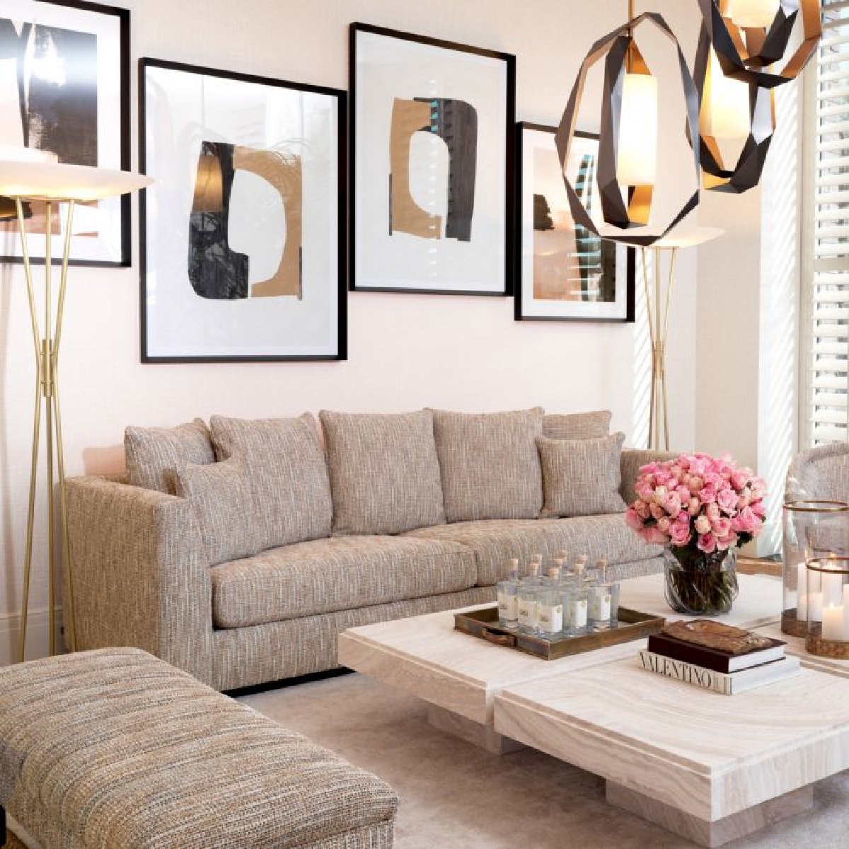 Canapé 2-3 places en tissu Mademoiselle beige | Eichholtz Taylor | REMO-HOME, mobilier et décoration d'intérieur