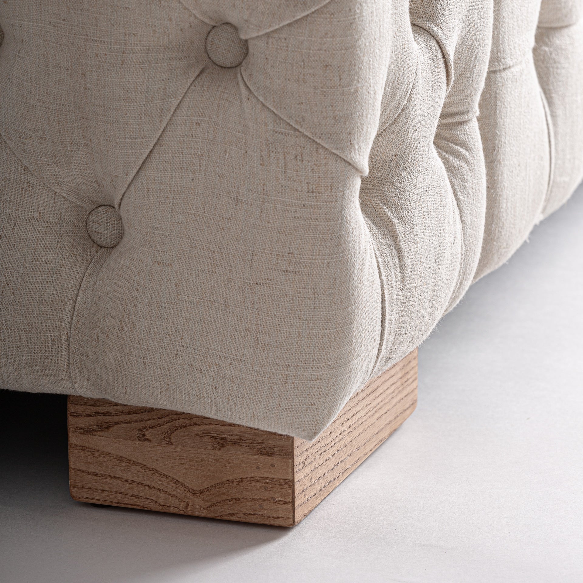 Canapé 3 places velours beige | VICAL Concept | REMO-HOME, mobilier design et décoration d'intérieur