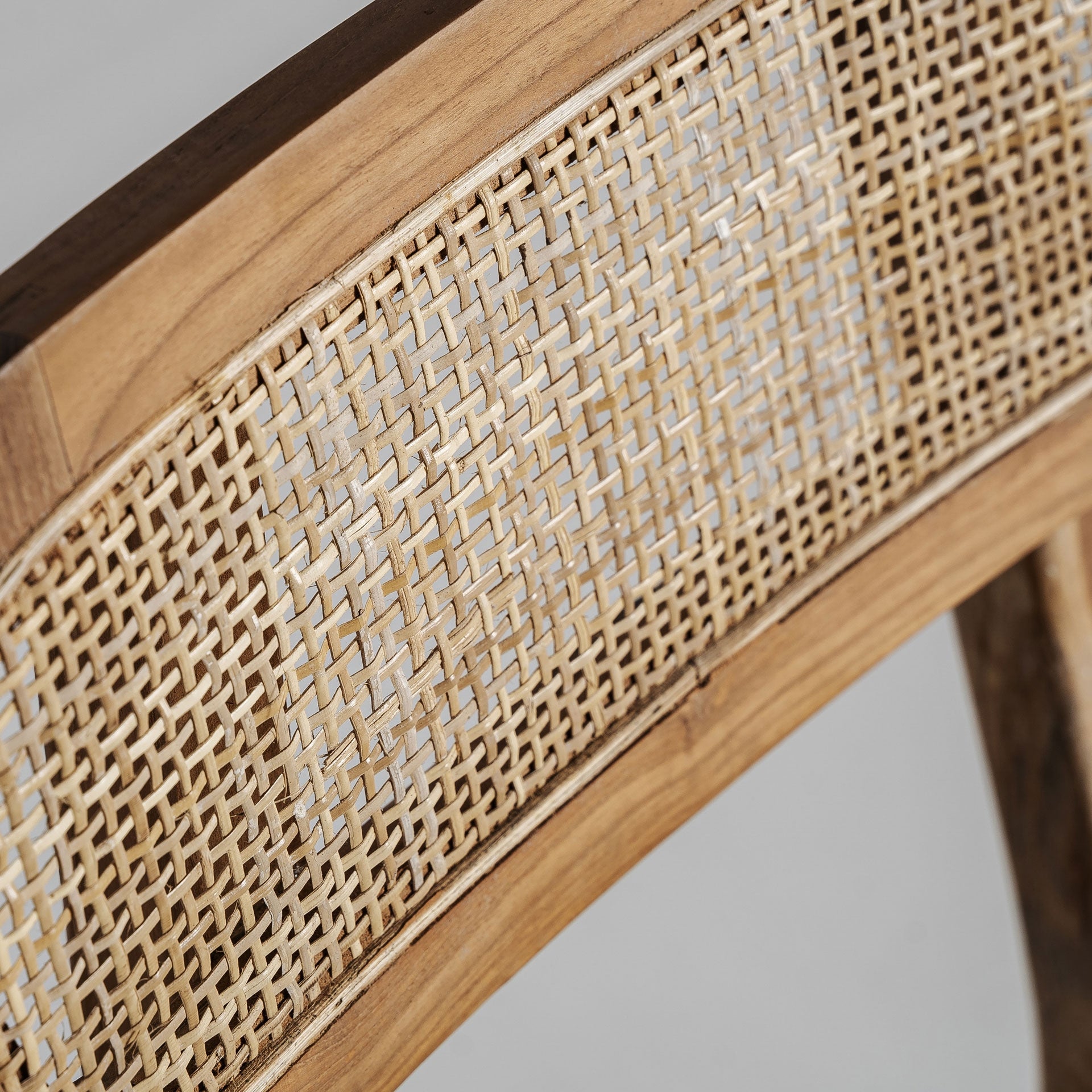 Chaise bois teck et rotin naturel tressé | VICAL Bludenz | REMO-HOME, mobilier design et décoration d'intérieur