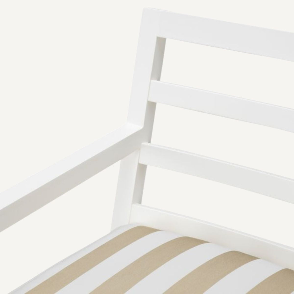 Chaise extérieure blanche et beige | Eichholtz Delta | REMO-HOME, mobilier et décoration d'intérieur