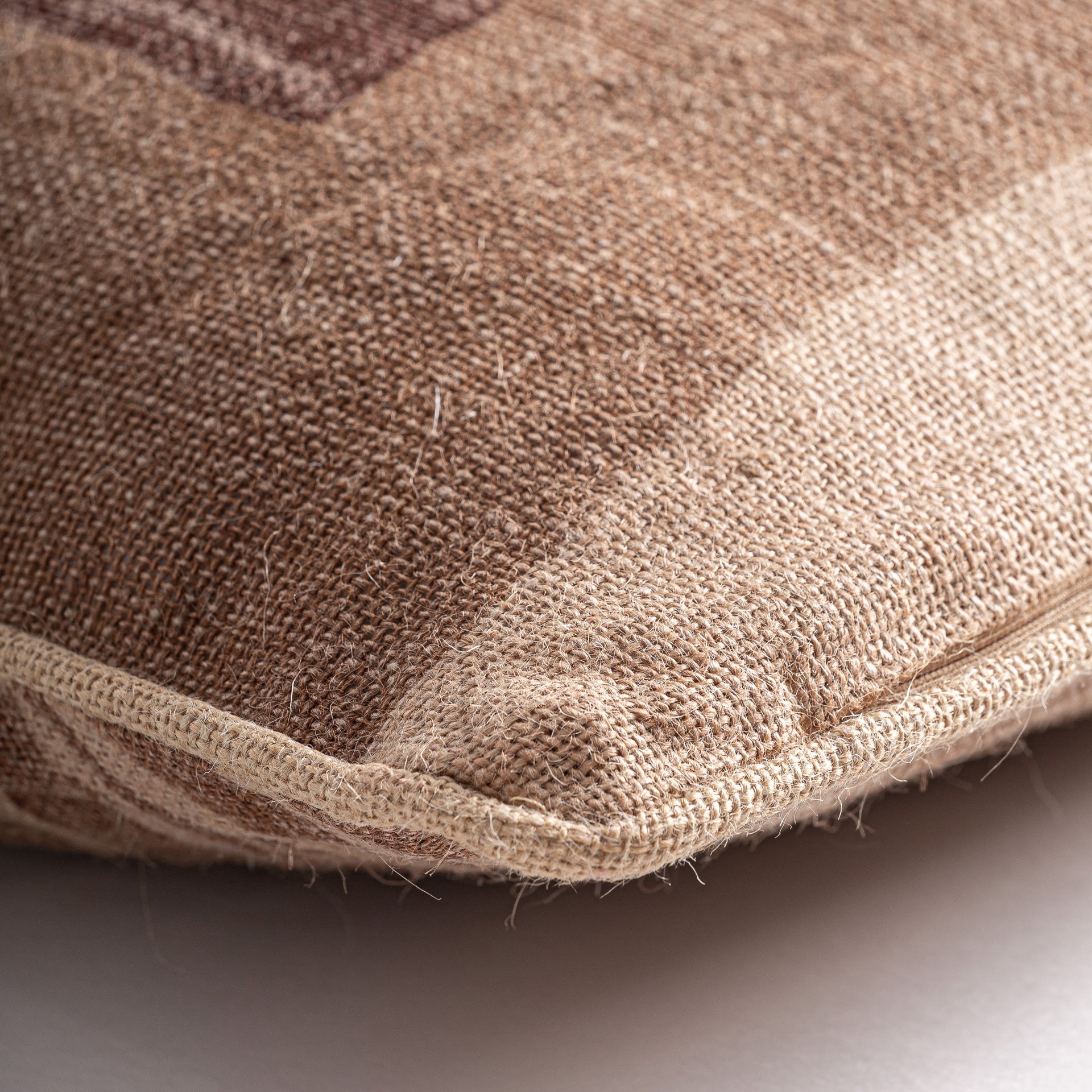 Coussin jute beige et marron | VICAL Geb | REMO-HOME, mobilier design et décoration d'intérieur