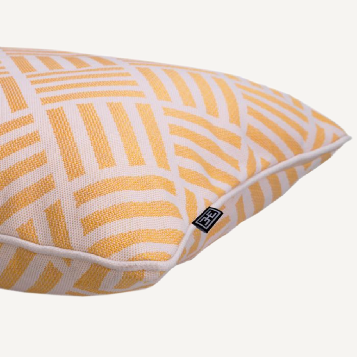 Coussin carré en tissu |aune | Eichholtz Sonel S | REMO-HOME, mobilier et décoration d'intérieur