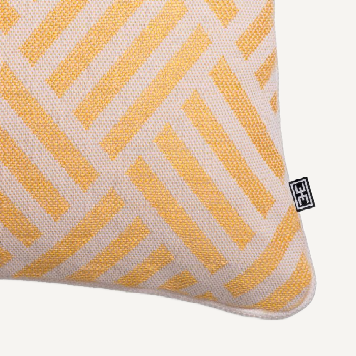 Coussin carré en tissu |aune | Eichholtz Sonel S | REMO-HOME, mobilier et décoration d'intérieur