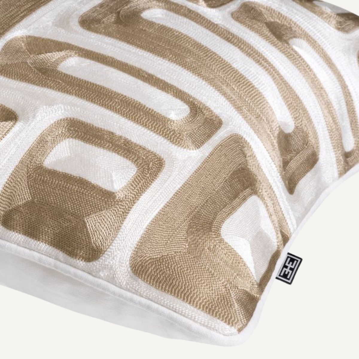 Coussin carré en tissu doré | Eichholtz Cerva | REMO-HOME, mobilier et décoration d'intérieur