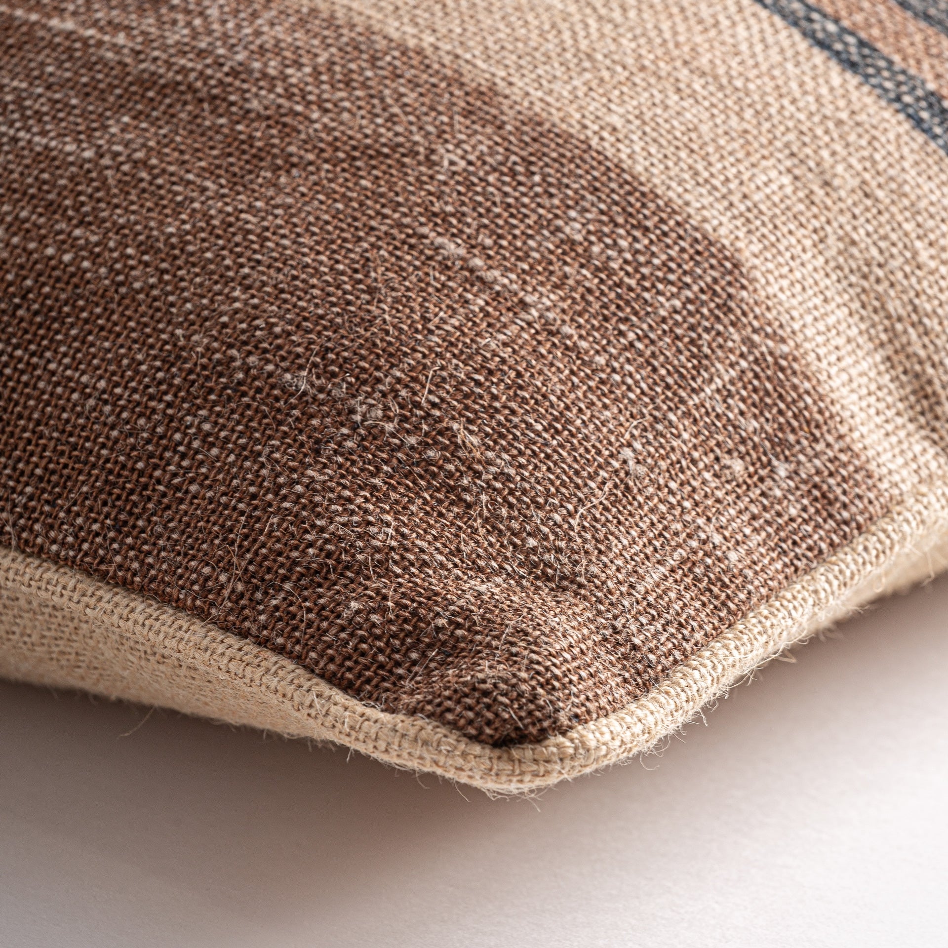 Coussin carré jute beige et marron | VICAL Alceo | REMO-HOME, mobilier design et décoration d'intérieur