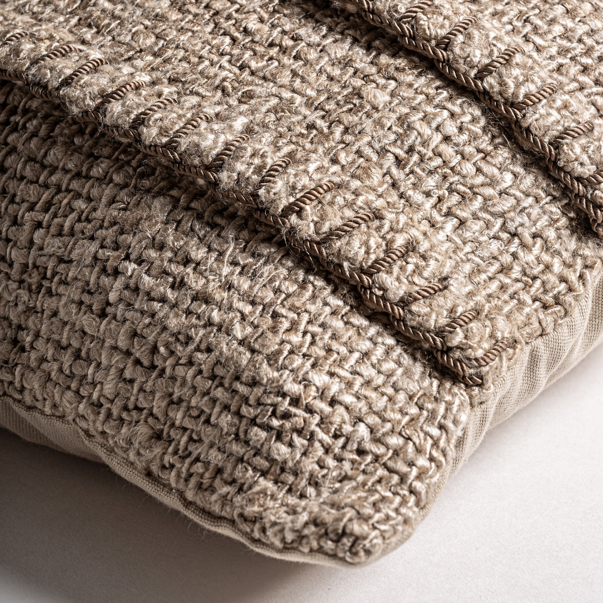 Coussin carré en coton sable | VICAL Azai | REMO-HOME, mobilier design et décoration d'intérieur