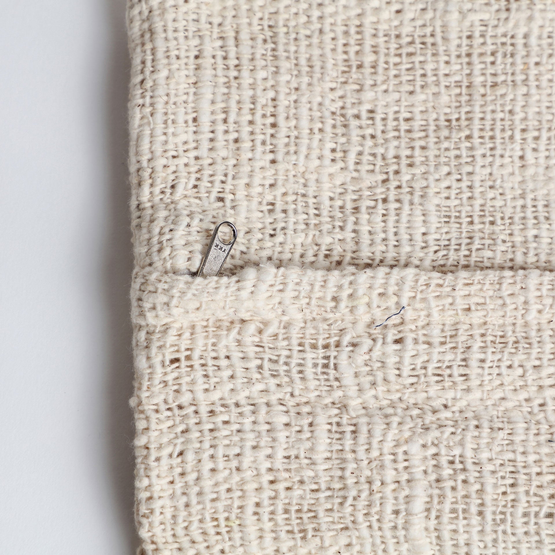 Coussin coton blanc cassé | VICAL Clancy | REMO-HOME, mobilier design et décoration d'intérieur